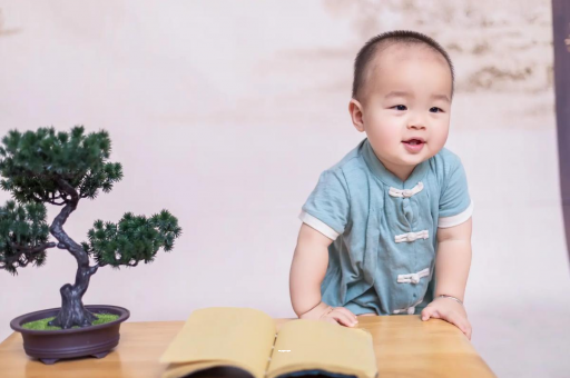 仁怀宝宝爱吐奶是什么原因